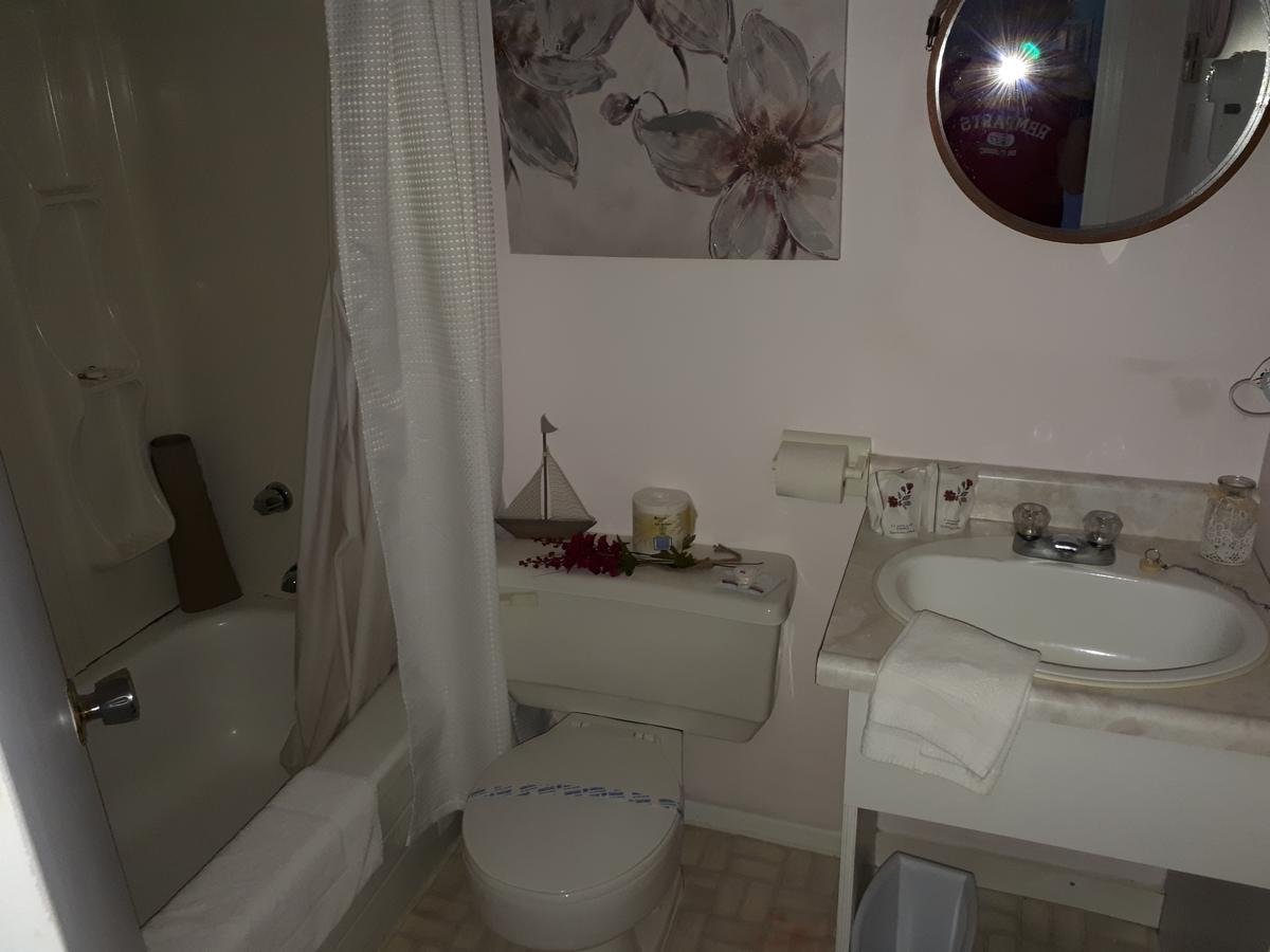 Hotel Au Vieux Bardeau Deschambault Luaran gambar