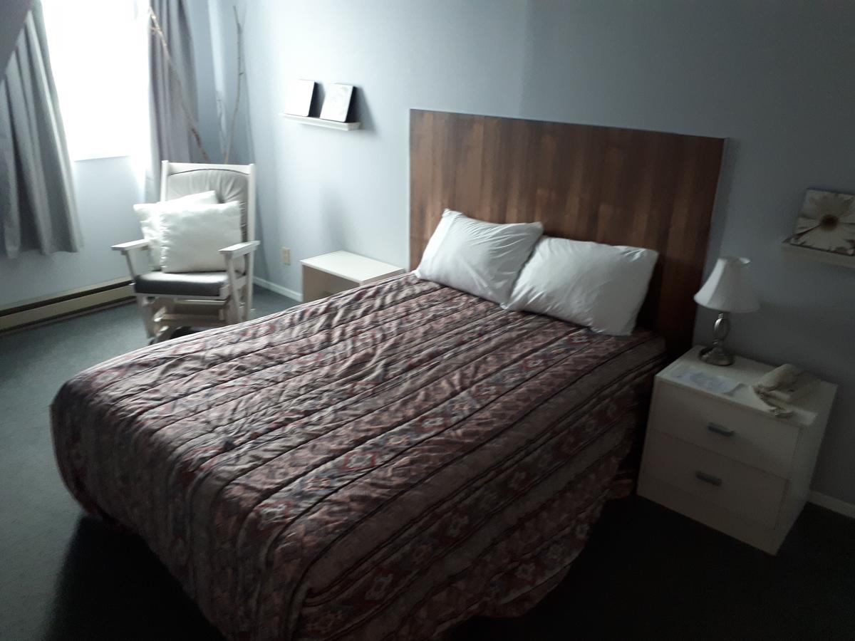 Hotel Au Vieux Bardeau Deschambault Luaran gambar